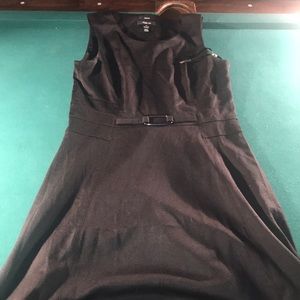 Solid black long elegant dress with a sleek design